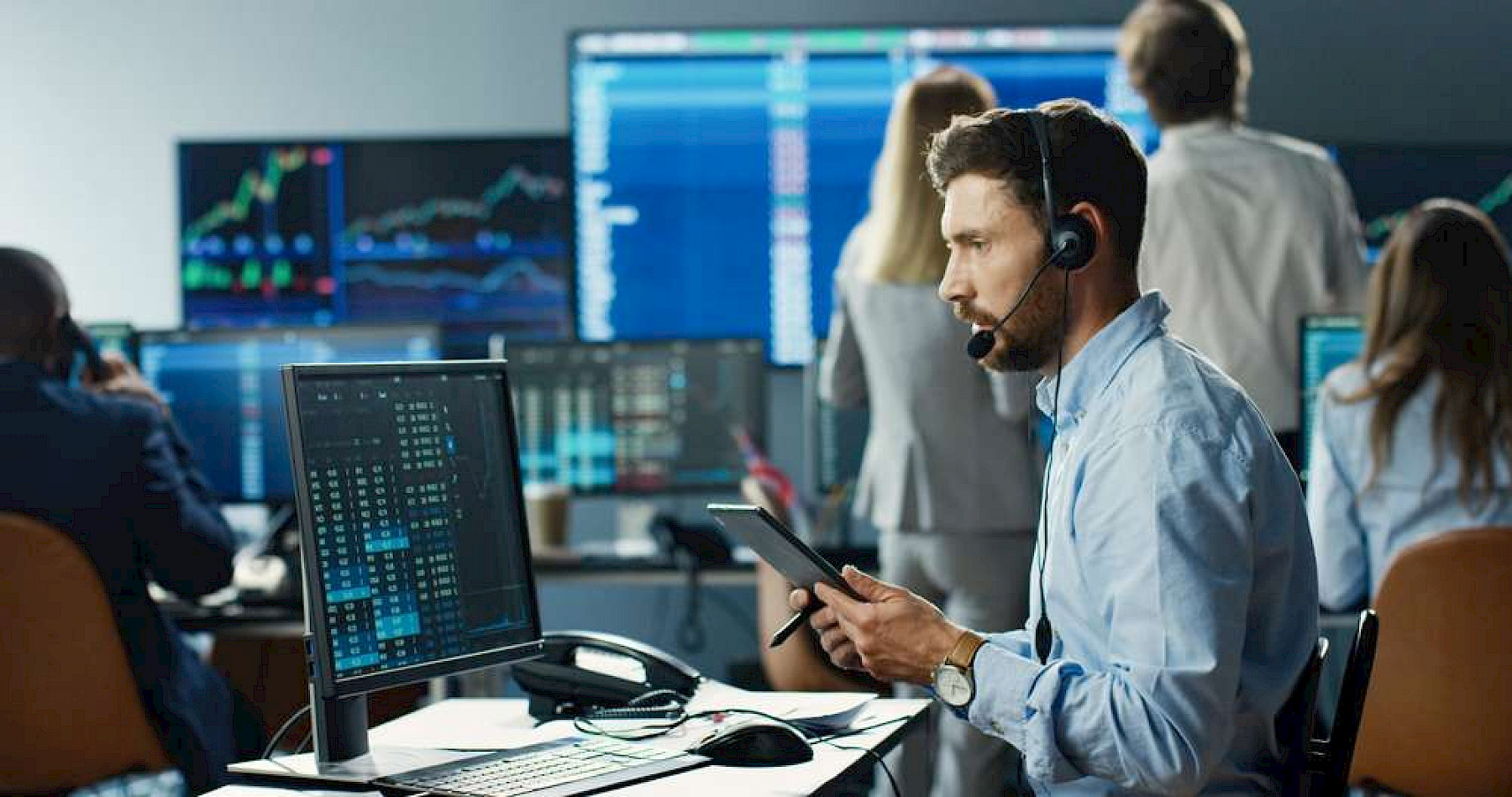 Secure Trading on the Go: How to Protect Bloomberg Terminals and Mobile Devices image